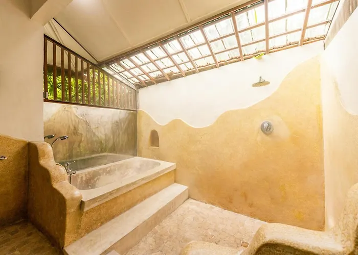 Little Forest 3 Bedroom Bohemia Villa *